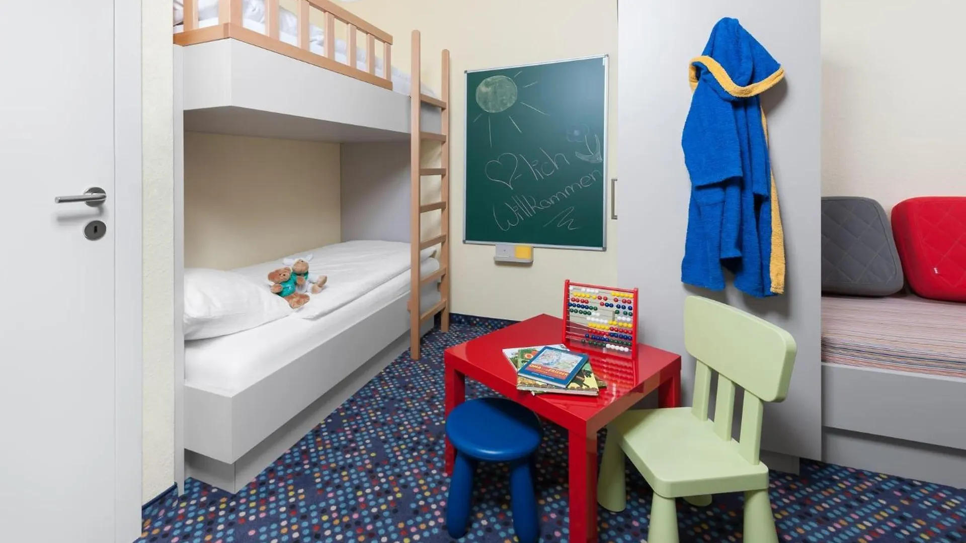 Maseven Stuttgart Si Centrum Ehem Si-Suites 4*,  Németország